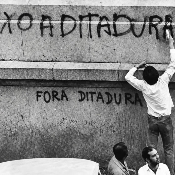 Especial de O Globo que revisita 1968 no Brasil, da Passeata dos Cem Mil à decretação do AI-5, reunindo imagens de arquivo e relatos sobre um dos períodos mais marcantes da ditadura militar. Créditos: Roteiro • Edição